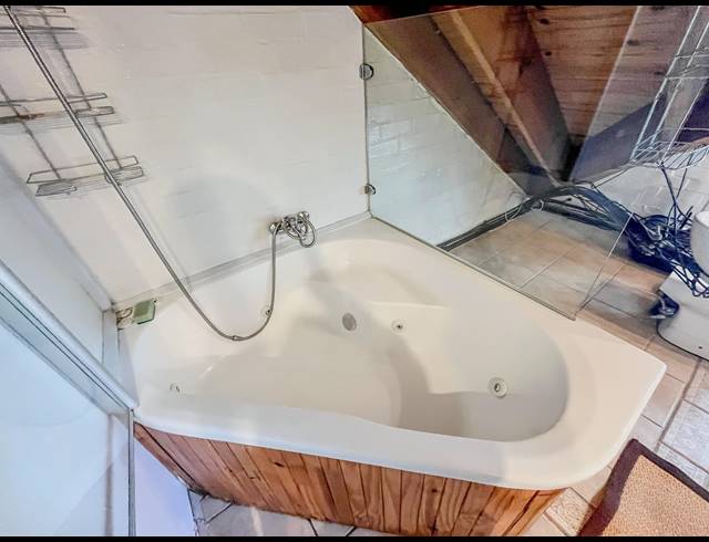 1 BEDROOM APARTMENT TO LET IN PINELANDS